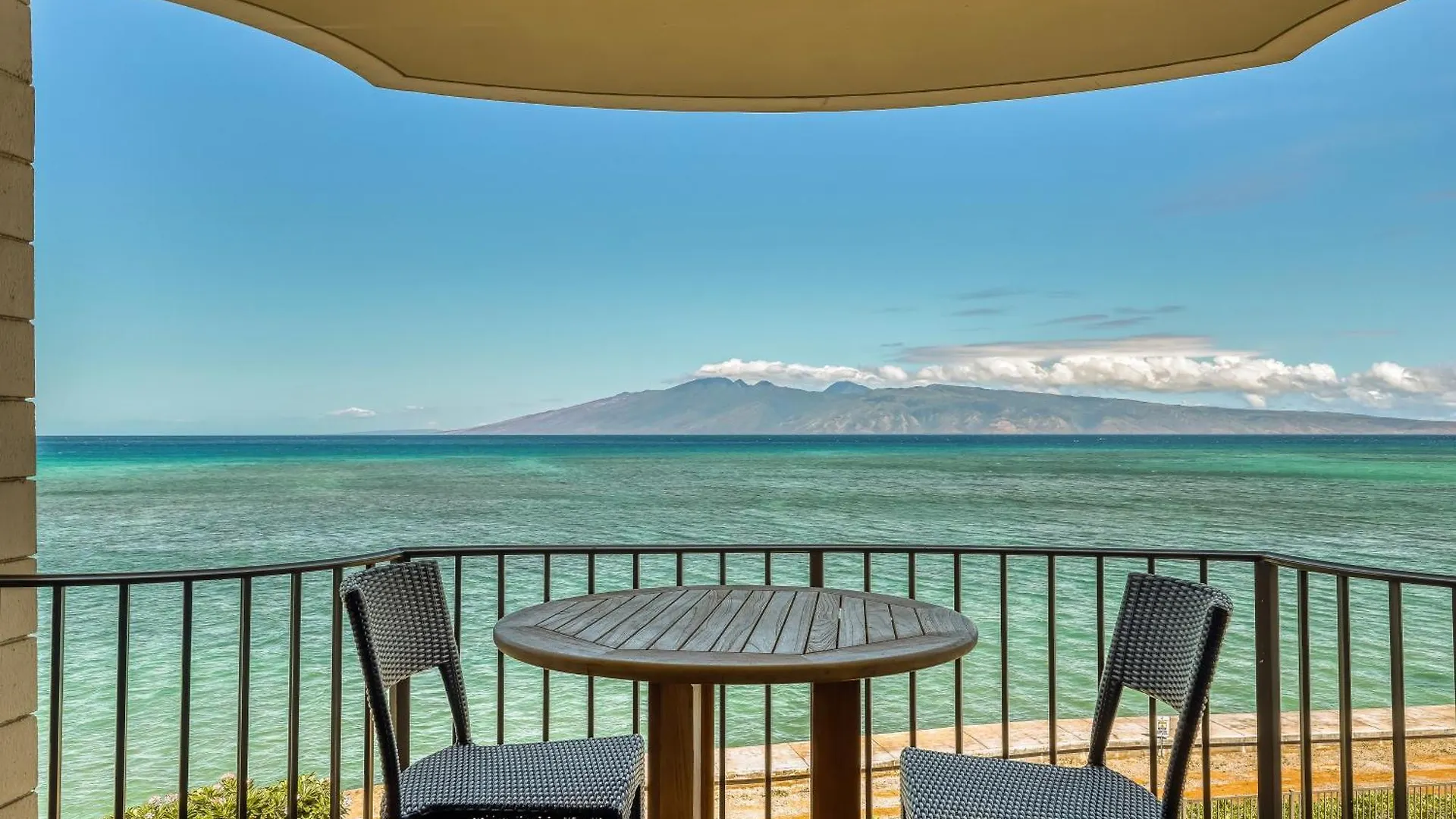 Kahana Reef Oceanfront Condos